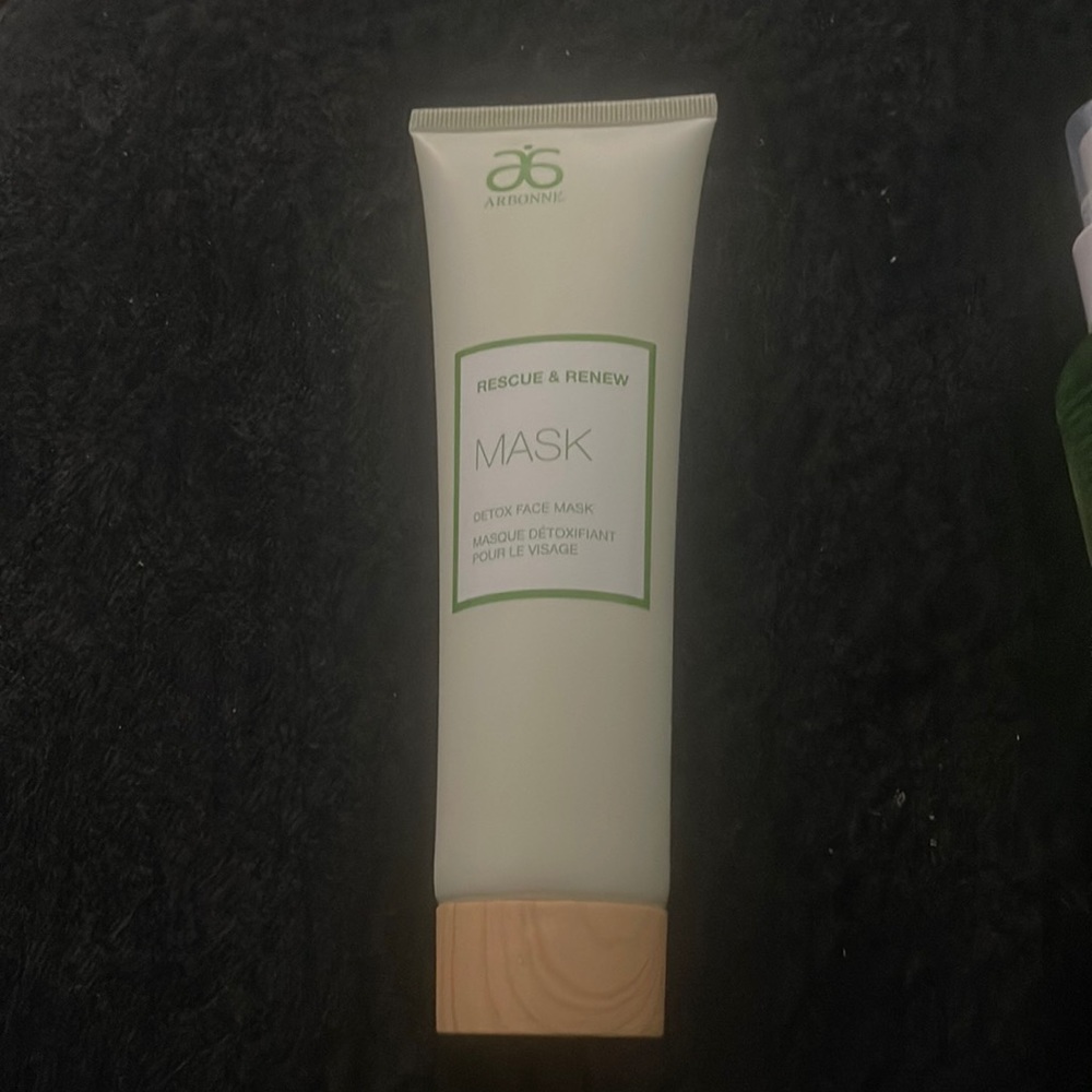 Arbonne Rescue and Renew Detox Mask. NWT
